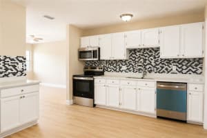 517 24TH AVENUE, BRADENTON, FL 34205 - MLS#MFRTB8508631