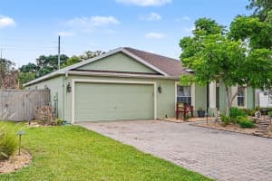 423 MAJESTIC GARDENS BLVD, WINTER HAVEN, FL 33880 - MLS#MFRTB8508845