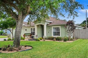 423 MAJESTIC GARDENS BLVD, WINTER HAVEN, FL 33880 - MLS#MFRTB8508845