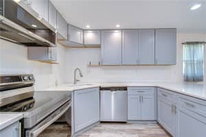 2933 56TH AVENUE, ST PETERSBURG, FL 33714 - MLS#MFRTB8508911