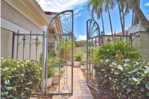 3890 LYNDHURST COURT, SARASOTA, FL 34235 - MLS#MFRTB8508923