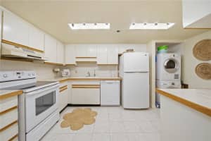1 KEY CAPRI #603W, TREASURE ISLAND, FL 33706 - MLS#MFRTB8509005