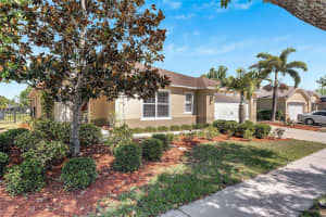 5204 MOON SHELL DRIVE, APOLLO BEACH, FL 33572 - MLS#MFRTB8509125