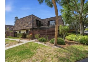 15338 POND WOODS DRIVE, TAMPA, FL 33618 - MLS#MFRTB8509183