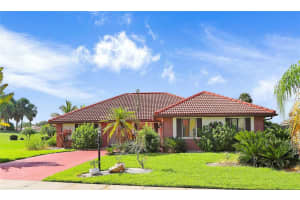 1826 WOLF LAUREL DRIVE, SUN CITY CENTER, FL 33573 - MLS#MFRTB8509456