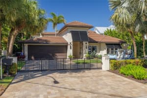725 BRIGHTWATERS BOULEVARD, ST PETERSBURG, FL 33704 - MLS#MFRTB8509638