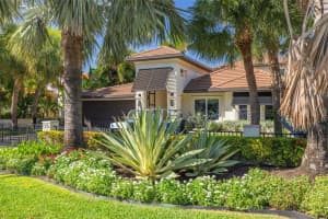 725 BRIGHTWATERS BOULEVARD, ST PETERSBURG, FL 33704 - MLS#MFRTB8509638