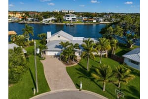 1276 37TH AVENUE, ST PETERSBURG, FL 33704 - MLS#MFRTB8510082