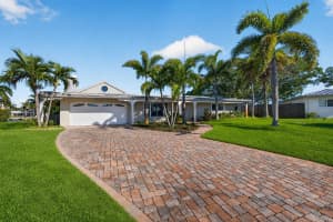 1276 37TH AVENUE, ST PETERSBURG, FL 33704 - MLS#MFRTB8510082
