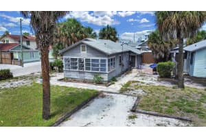 130 90th Ave, TREASURE ISLAND
