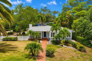 220 LYNDHURST STREET, DUNEDIN, FL 34698 - MLS#MFRTB8510442