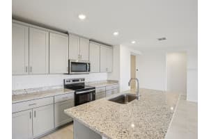 823 SUNSHOWER DRIVE, LADY LAKE, FL 32159 - MLS#MFRTB8510554