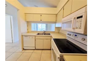 6802 STONES THROW CIRCLE, ST PETERSBURG, FL 33710 - MLS#MFRTB8510637