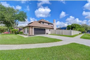 1227 RAINBROOK CIRCLE, VALRICO, FL 33596 - MLS#MFRTB8511004