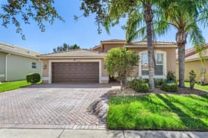 16010 GOLDEN LAKES DRIVE, WIMAUMA, FL 33598 - MLS#MFRTB8511173