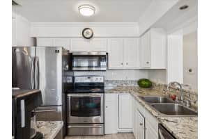 6518 WEST SHORE CIRCLE, TAMPA, FL 33616 - MLS#MFRTB8511309