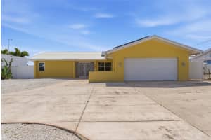 1421 SEA GULL DRIVE, ST PETERSBURG, FL 33707 - MLS#MFRTB8511505