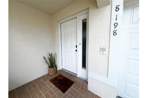 8198 EAGLES PARK DR, ST PETERSBURG, FL 33709 - MLS#MFRTB8511773
