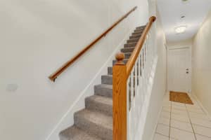 8198 EAGLES PARK DR, ST PETERSBURG, FL 33709 - MLS#MFRTB8511773