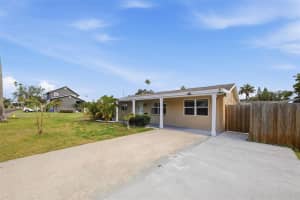 1565 CONNECTICUT AVENUE, ST PETERSBURG, FL 33703 - MLS#MFRTB8512010