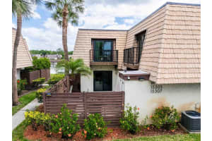 15307 W Pond Woods Dr #301, TAMPA