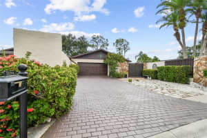 5004 PALOMA DRIVE, TAMPA, FL 33624 - MLS#MFRTB8512592