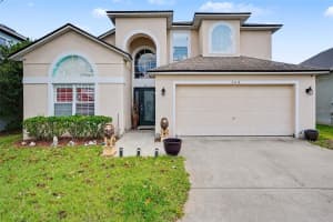 204 Elderberry Dr, DAVENPORT