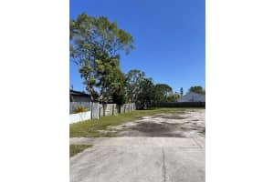 1710 BAYOU GRANDE BOULEVARD, ST PETERSBURG, FL 33703 - MLS#MFRTB8513102