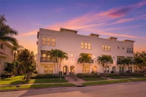 1867 5th St N, ST PETERSBURG