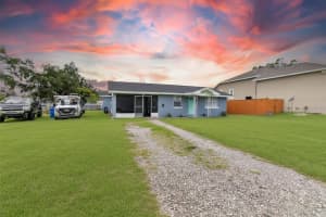 304 4TH AVENUE, RUSKIN, FL 33570 - MLS#MFRTB8513357