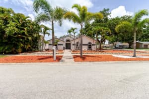 8949 106TH AVENUE, SEMINOLE, FL 33777 - MLS#MFRTB8513400