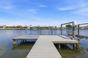 831 Chipaway Dr, APOLLO BEACH