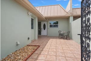 580 BOCA CIEGA POINT BOULEVARD, ST PETERSBURG, FL 33708 - MLS#MFRTB8513734