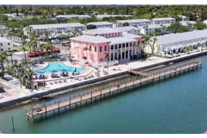 5282 BEACH #APT D, ST PETERSBURG, FL 33705 - MLS#MFRTB8513884