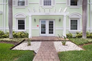 5282 BEACH #APT D, ST PETERSBURG, FL 33705 - MLS#MFRTB8513884
