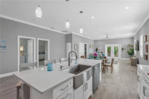2524 LAKE ELLEN LANE, TAMPA, FL 33618 - MLS#MFRTB8514334
