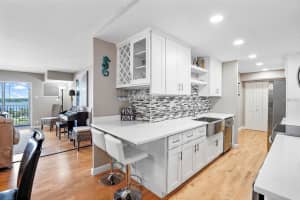 10355 PARADISE BOULEVARD, ST PETERSBURG, FL 33706 - MLS#MFRTB8514404