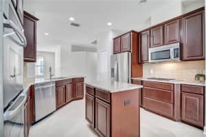 8013 HAMPTON GLEN DRIVE, TAMPA, FL 33647 - MLS#MFRTB8514725
