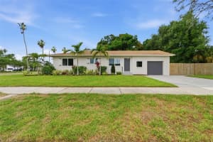 1401 49th St N, ST PETERSBURG