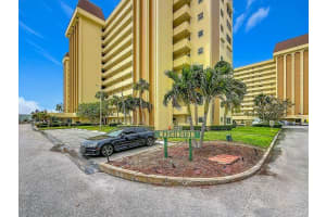 4550 COVE CIRCLE, ST PETERSBURG, FL 33708 - MLS#MFRTB8515538
