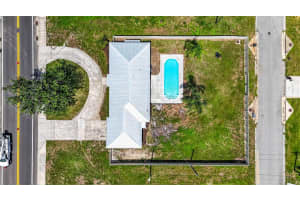 37121 MERIDIAN AVENUE, DADE CITY, FL 33525 - MLS#MFRTB8515589
