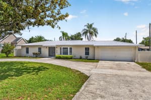 37121 MERIDIAN AVENUE, DADE CITY, FL 33525 - MLS#MFRTB8515589