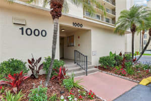 1000 COVE CAY DRIVE, CLEARWATER, FL 33760 - MLS#MFRTB8515688