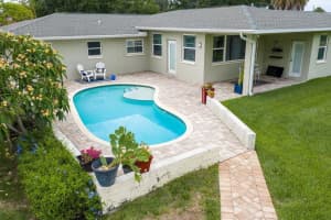209 LIVE OAK LANE, LARGO, FL 33770 - MLS#MFRTB8515816