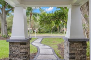 427 VILLAGRANDE AVENUE, ST PETERSBURG, FL 33707 - MLS#MFRTB8515819