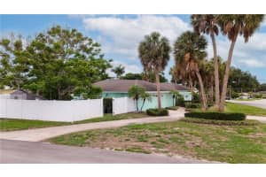 301 PALM DRIVE, LARGO, FL 33770 - MLS#MFRTB8516028
