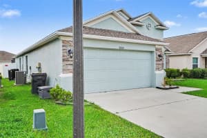 8260 CAMPBELL CROSSING WAY, LAKELAND, FL 33810 - MLS#MFRTB8516075