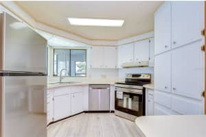 6055 CRESTVIEW LANE, ZEPHYRHILLS, FL 33542 - MLS#MFRTB8516080