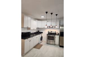 9101 HILLSBOROUGH AVENUE, TAMPA, FL 33615 - MLS#MFRTB8516303