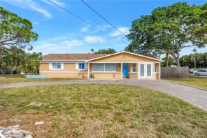 7901 CAUSEWAY BOULEVARD, ST PETERSBURG, FL 33707 - MLS#MFRTB8517212